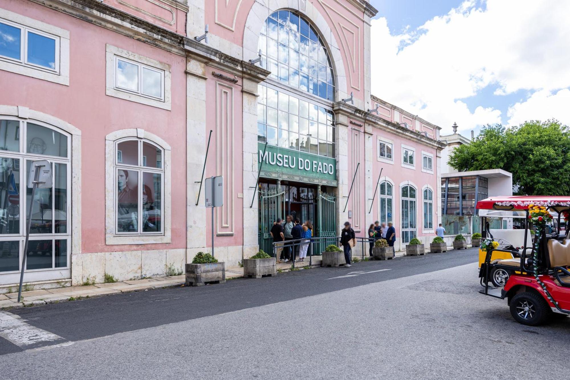 Апартаменты Crooked House Alfama Лиссабон Экстерьер фото